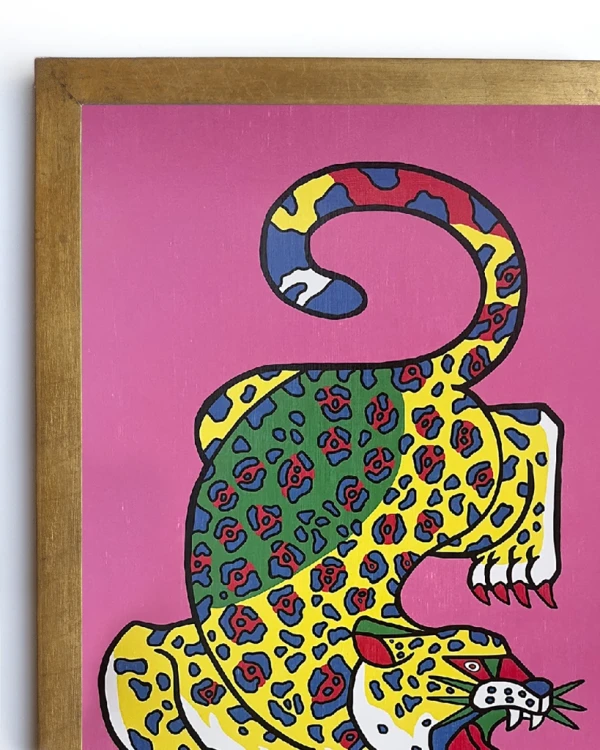 Jaguar Geométrio - amarilla / Marco chato de 2 x 2 cm dorado a la hoja - 34x25