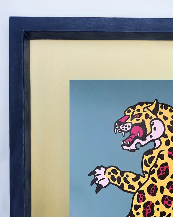 Jaguar Danzante - Celeste / Marco negro con fondo ocre grande - 57x44 cm