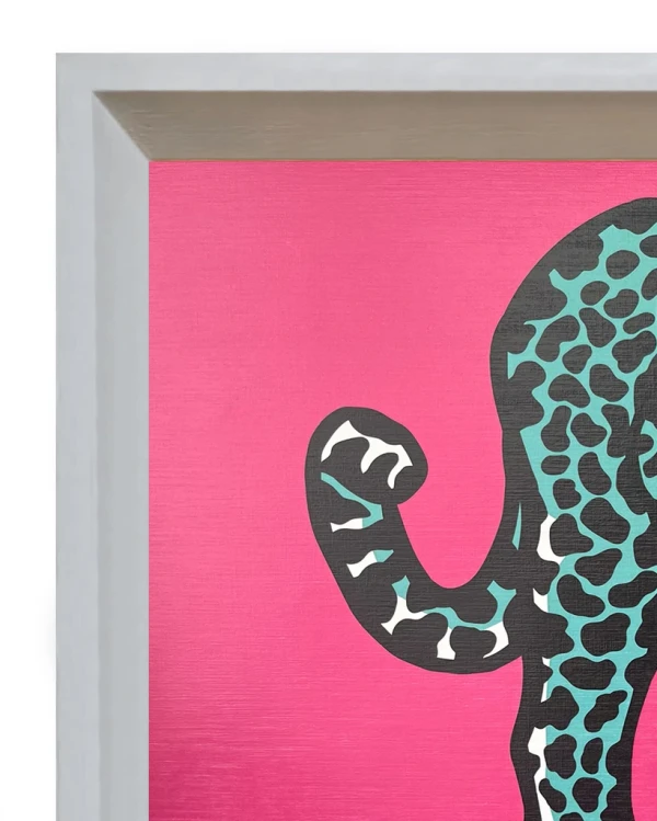 Jaguar al acecho - Rosa / Triangulito blanco grande - 50x37 cm