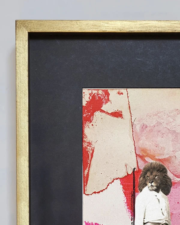 Corazon roto - L 15 dorada mas passepartout negro