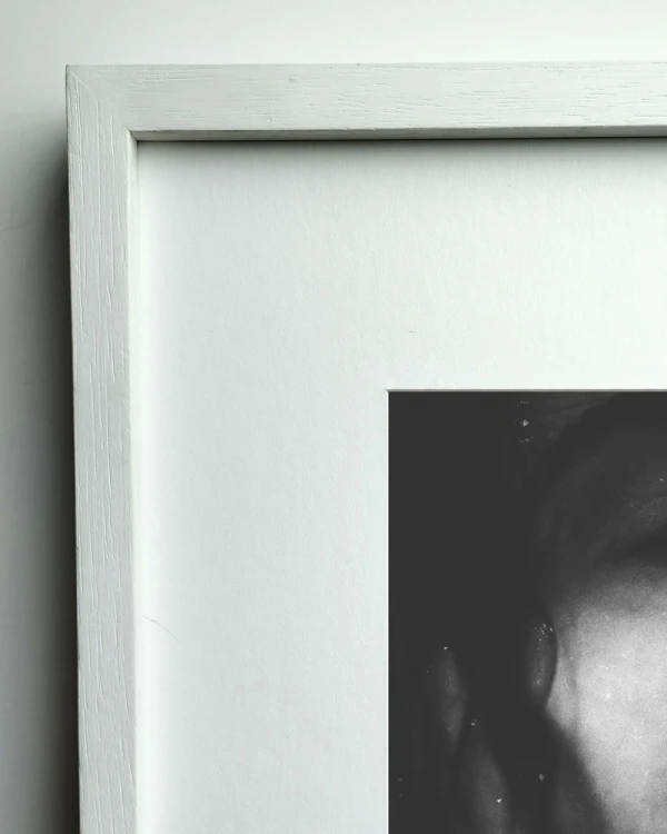 Cristal - 150 x 100 / Marco en L recto blanco