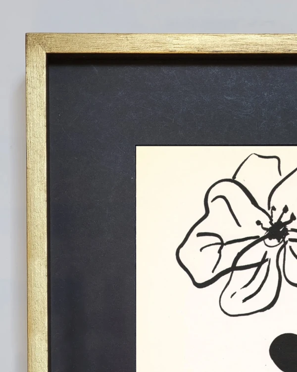 Flor - Marco chato dorado + passepartout negro