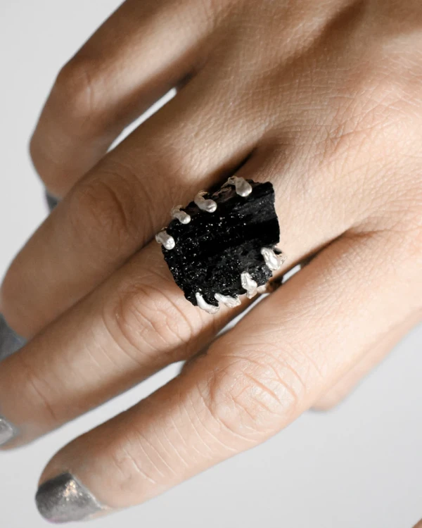 Anillo Roc - Plata / Negra / 1,89 cm