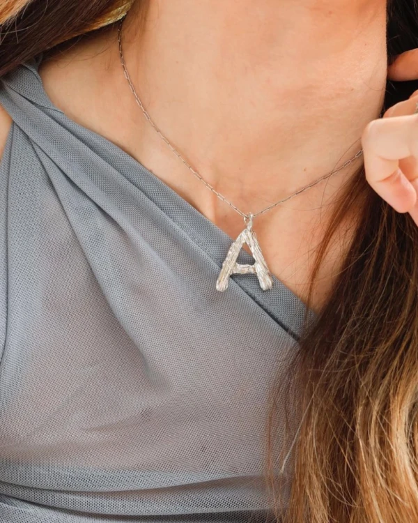 Collar Inicial - Oro