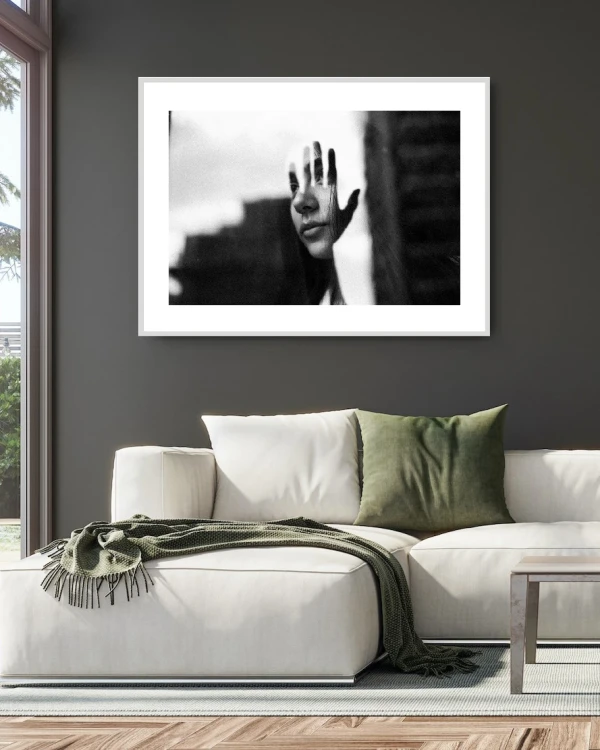 Tu mano - 150 x 100 / Marco en L recto kiri