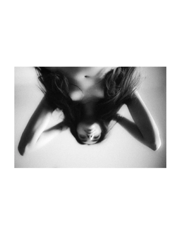 Desnudo - 150 x 100 / Marco en L recto kiri