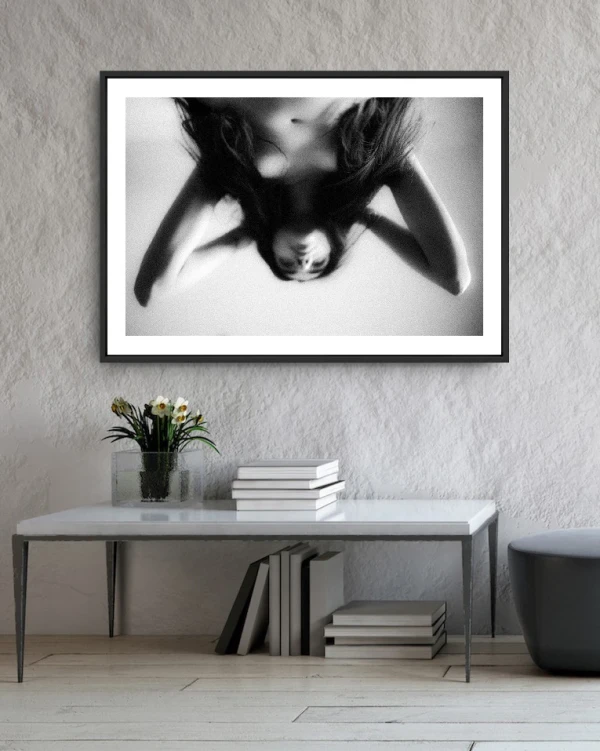 Desnudo - 150 x 100 / Marco en L recto negro