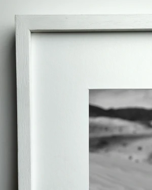 Abaucan - Marco en L blanco mas passepartout blanco / 70 x 50