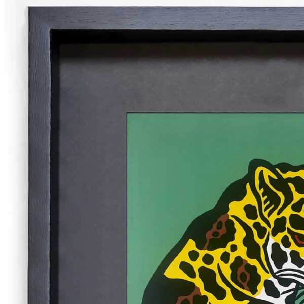 La mirada del jaguar - Amarillo / Marco Negro de 2x3,5 cm + Fondo negro Pequeño - 42x33 cm