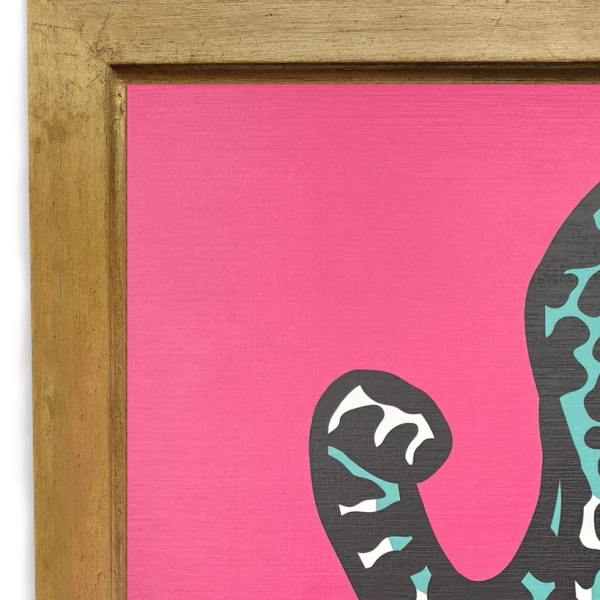 Jaguar al acecho - Rosa / Marco dorado a la hoja con garganta pequeño - 27x38 cm