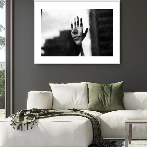 Tu mano - 90 x 60 / Marco en L recto kiri