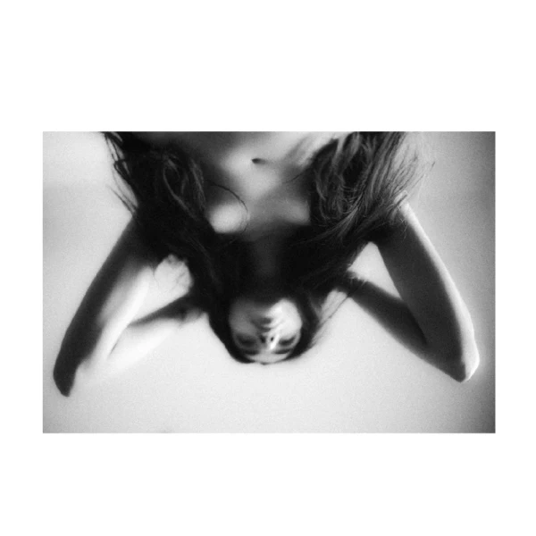 Desnudo - 150 x 100 / Marco en L recto blanco