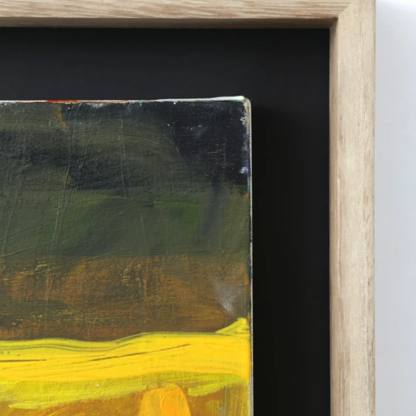 Media de huevos - Marco caja en kiri con fondo negro de arpillera