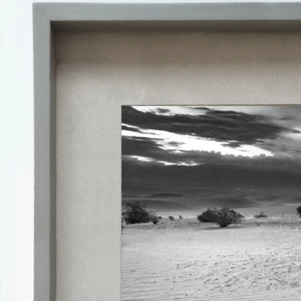 Medanitos - Marco tipo box gris con passepartout gris / 70 x 50