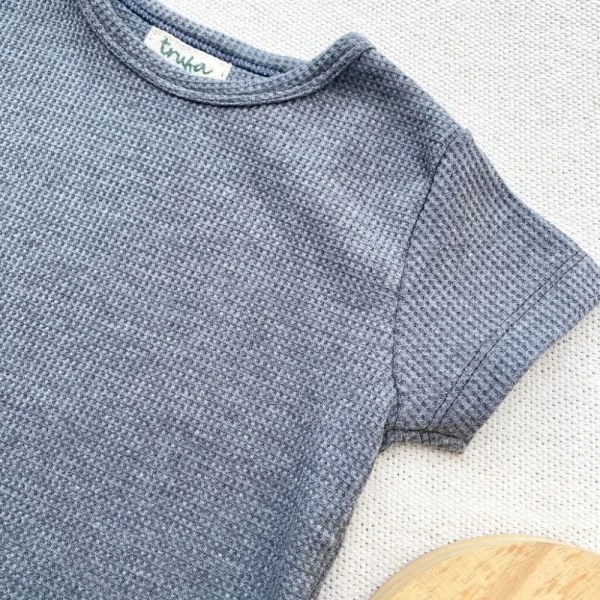 Remera waffle Gris