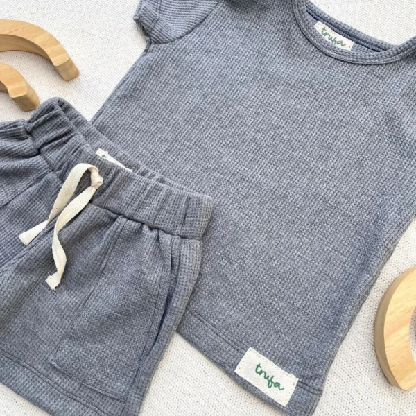 Remera waffle Gris