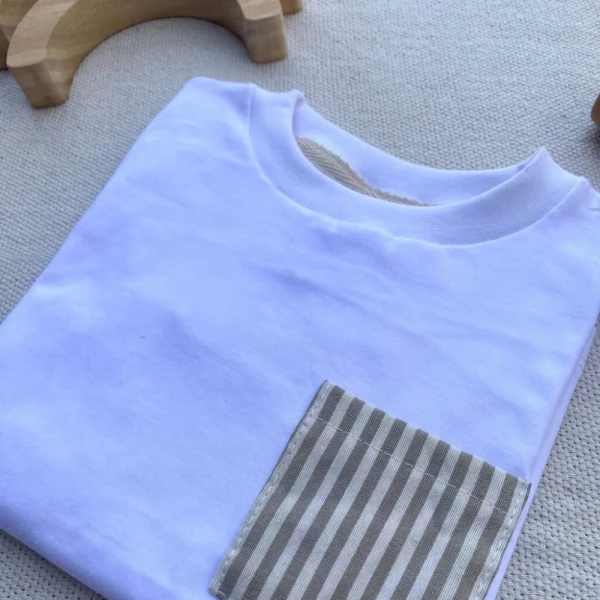 Remera bolsillo Arena