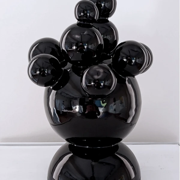 Molecule black