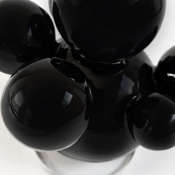 Molecule black