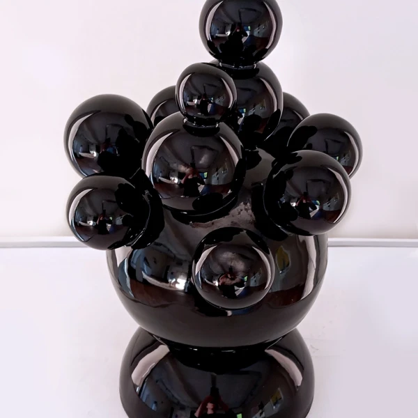 Molecule black
