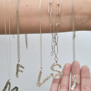 Collar Inicial - Oro