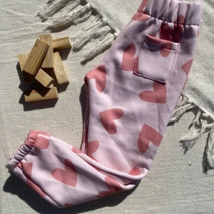 JOGGER FRISA CORAZÓN